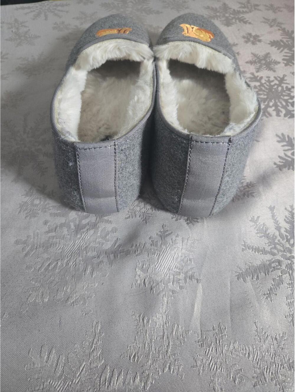 Talbots Christmas Golden Retriever Embroidered Wool Blend Slippers Size 8 - Picture 4 of 5
